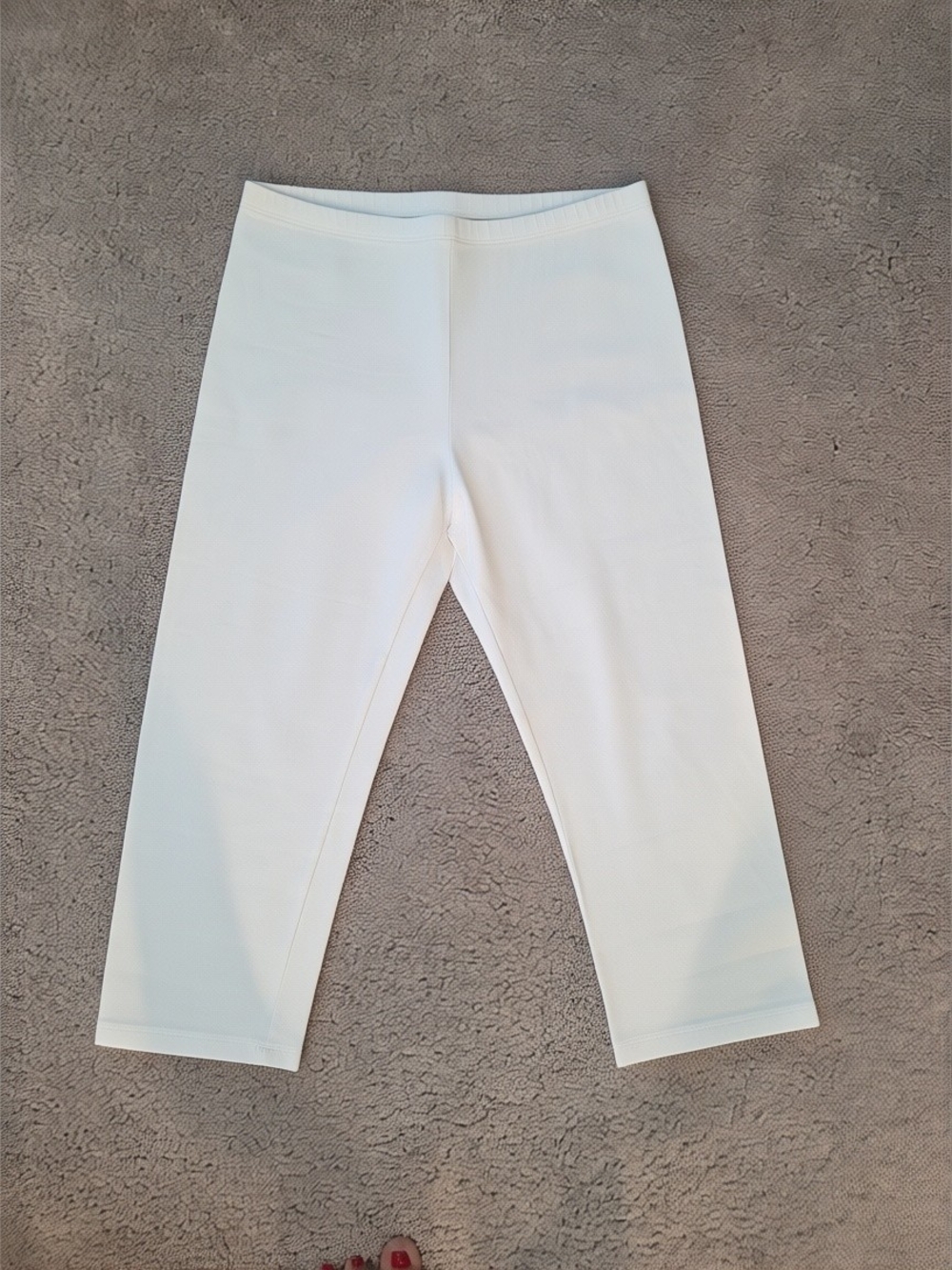 Vera Wang Women's White Stretch Capri Leggings